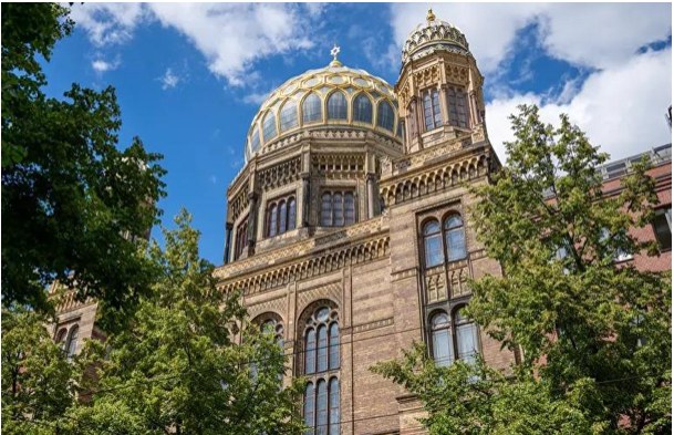 Golden dome of the Neue Synagoge in Berlin